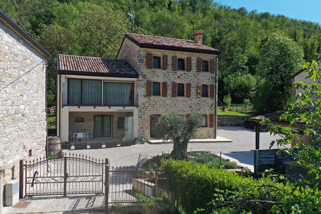 Realizzazioni, vista esterna
